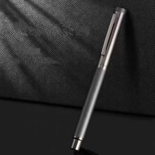 Stylo Plume en Métal HERO – Collection "Black Forest" Titanium