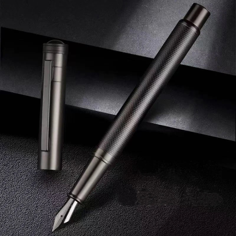 Stylo Plume en Métal HERO – Collection "Black Forest" Titanium
