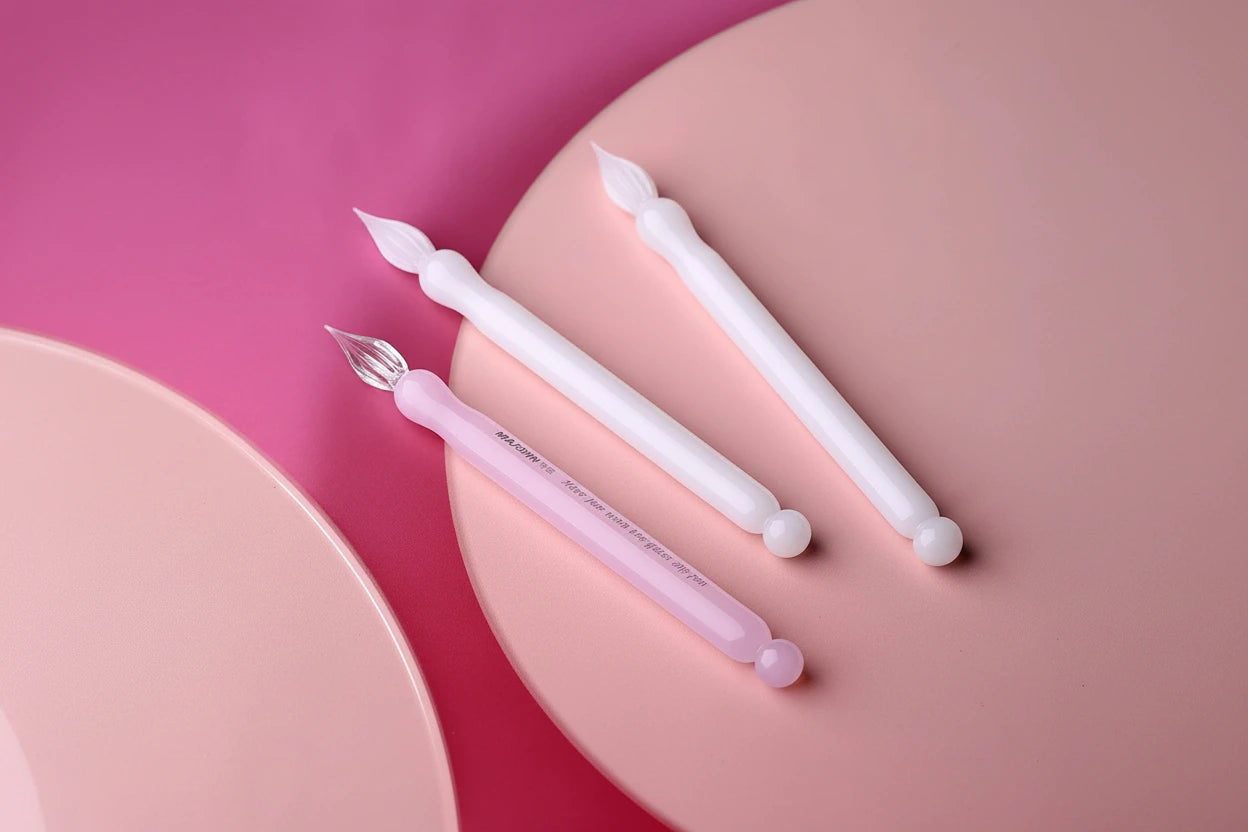 Mini Plume en Verre Artisanale – Majohn Edition "Sakura Snow"