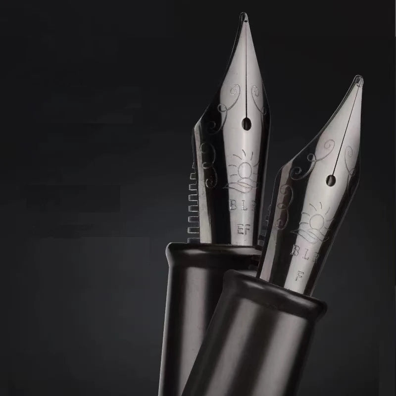 Stylo Plume en Métal HERO – Collection "Black Forest" Titanium