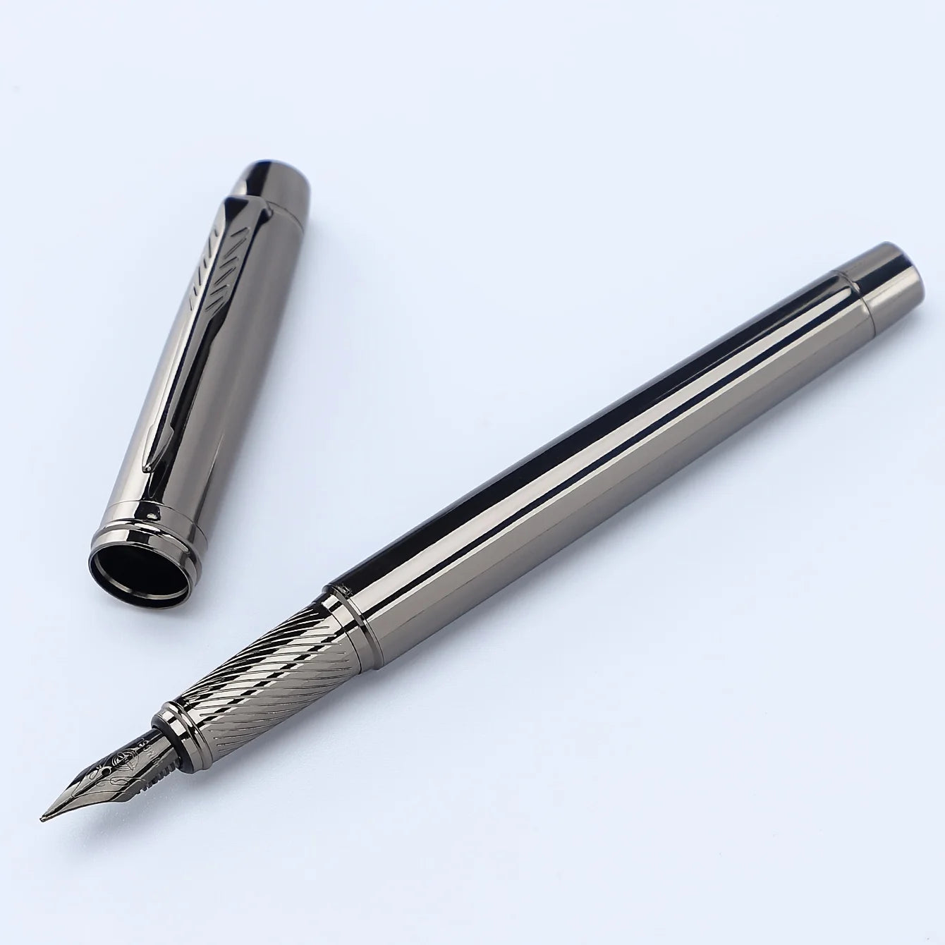 Stylo Plume Business en Métal – Édition "Gris Sidéral" (Pointe Iridium 0.5 mm)
