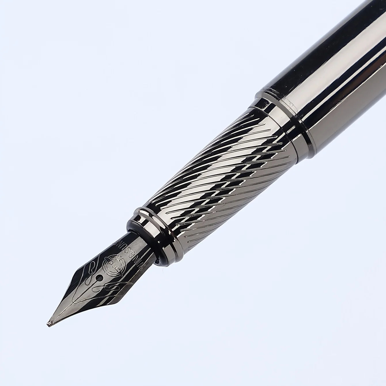 Stylo Plume Business en Métal – Édition "Gris Sidéral" (Pointe Iridium 0.5 mm)